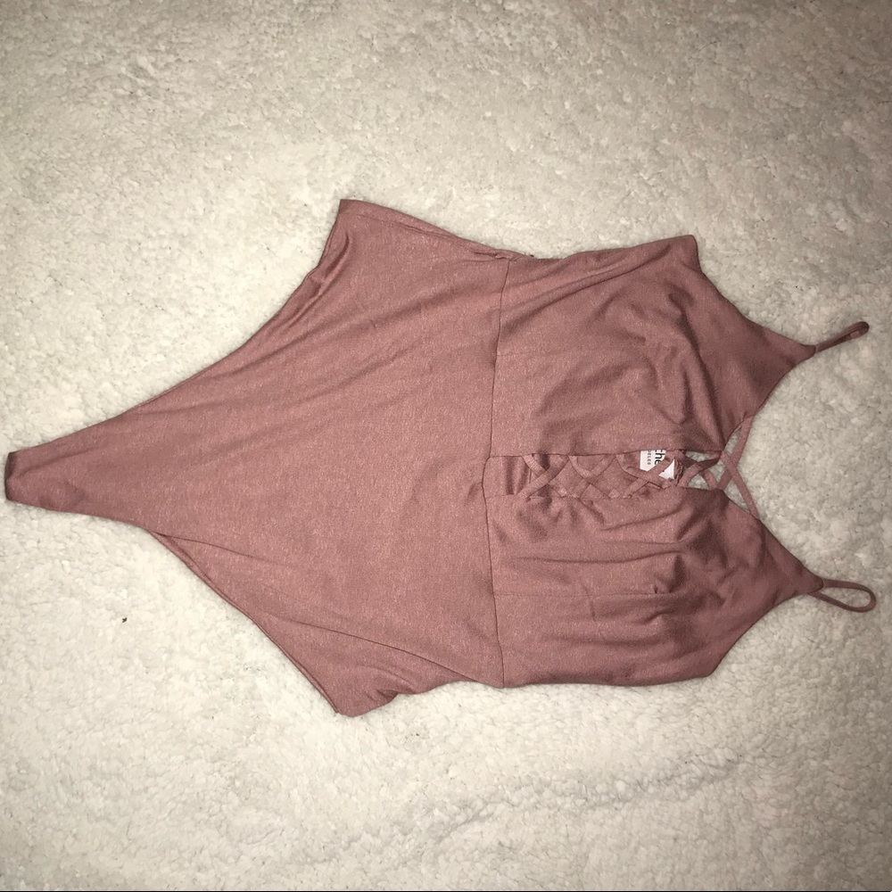 ❌SOLD❌NWOT Mauve CrissCross Front Bodysuit - Picture 3 of 3
